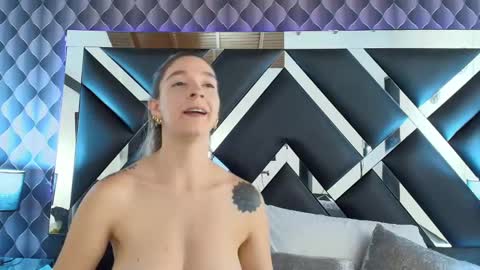 victtoria lee online show from February 4, 1:13 am