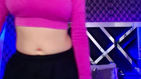 victtoria lee online show from October 6, 7:33 pm