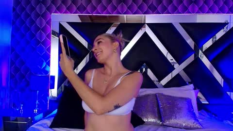 victtoria lee online show from October 10, 9:03 pm