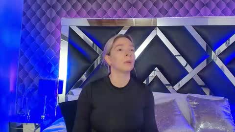 victtoria lee online show from December 1, 7:41 pm