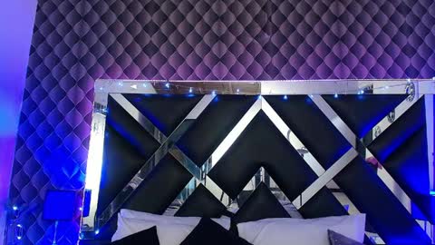 victtoria lee online show from April 18, 7:07 pm