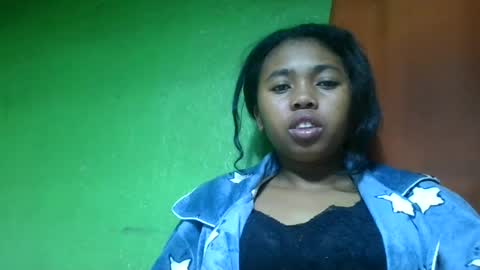 Snapshot of vierge28430 chatting on June 29, 3:46 am vierge28430 online show from June 29, 3:46 am