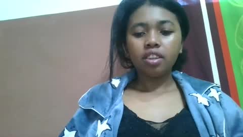 Snapshot of vierge28430 chatting on July 6, 4:53 am vierge28430 online show from July 6, 4:53 am
