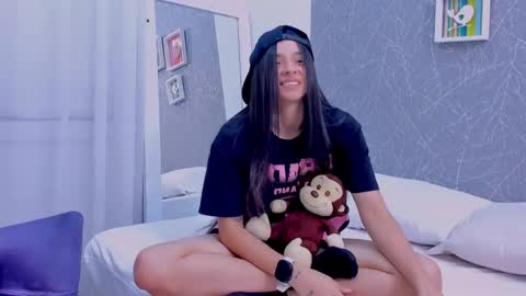 viictoriiasaenz online show from January 19, 5:11 am