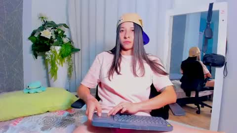 viictoriiasaenz online show from April 24, 4:59 am