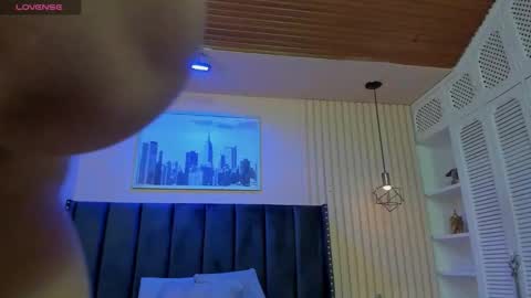 Viiolett online show from October 8, 9:01 pm