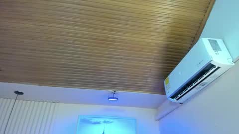 Viiolett online show from October 19, 7:25 pm