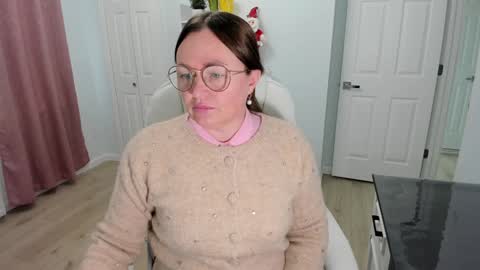 Ukrainian-woman online show from December 17, 4:11 pm