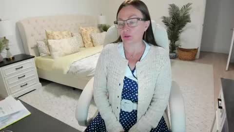 Snapshot of vika7333 chatting on June 2, 9:22 am Ukrainian-woman online show from June 2, 9:22 am