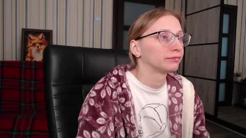 Snapshot of vikaericka chatting on May 2, 1:05 pm Vika online show from May 2, 1:05 pm