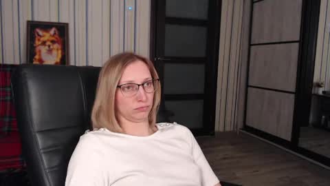 Snapshot of vikaericka chatting on May 21, 12:06 am Vika online show from May 21, 12:06 am