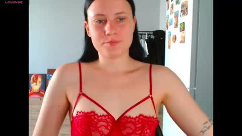 Snapshot of viki_kelt chatting on June 13, 1:25 am Viki Kelt online show from June 13, 1:25 am