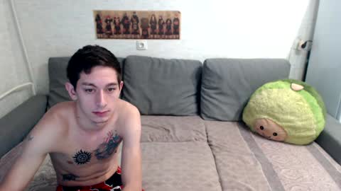 max-and-nika online show from December 18, 3:55 pm