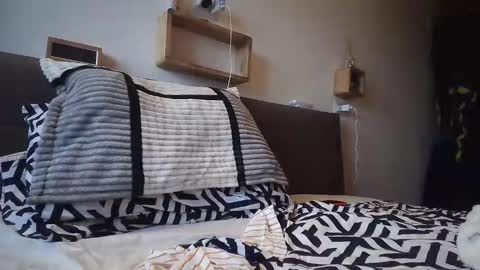 Snapshot of viking8819 chatting on October 21, 10:49 am viking8819 online show from October 21, 10:49 am