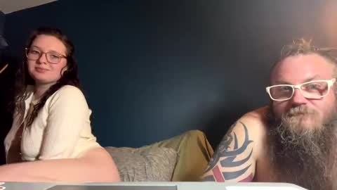 vikingandvixen44 online show from October 24, 12:30 am