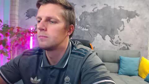 vikingchrisss online show from December 5, 11:30 am