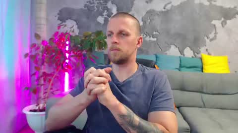 vikingchrisss online show from July 24, 11:08 am