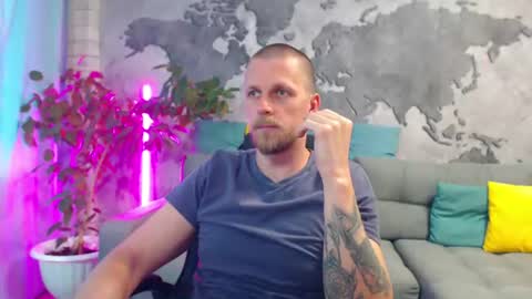 vikingchrisss online show from July 26, 10:44 am