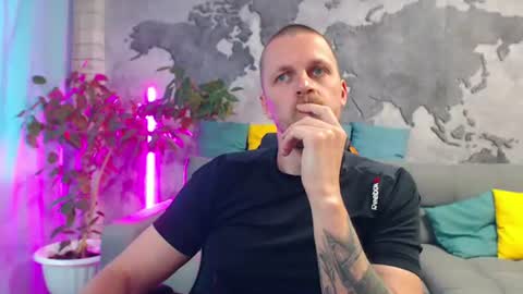 vikingchrisss online show from July 27, 10:44 am