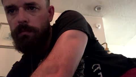Vikinyourpuss online show from October 5, 8:18 pm