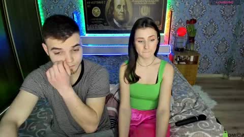 Snapshot of vikki_and_george chatting on February 4, 6:27 pm vikki and george online show from February 4, 6:27 pm