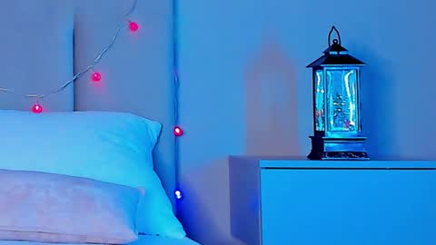 VIKKI online show from December 19, 7:40 am