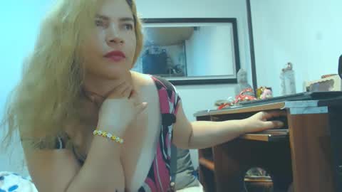 Snapshot of vikktoriaaa chatting on March 5, 5:29 am VIKKKTORIAAA online show from March 5, 5:29 am