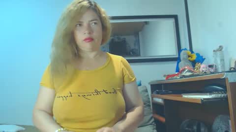 Snapshot of vikktoriaaa chatting on March 12, 5:24 am VIKKKTORIAAA online show from March 12, 5:24 am