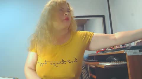 Snapshot of vikktoriaaa chatting on March 12, 8:51 am VIKKKTORIAAA online show from March 12, 8:51 am