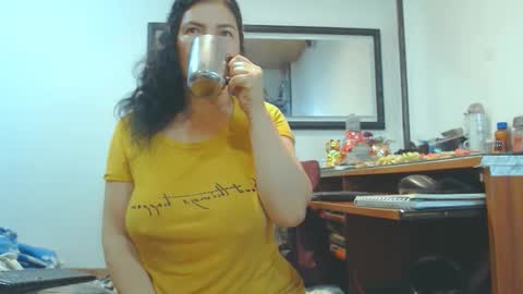 Snapshot of vikktoriaaa chatting on October 13, 5:51 am VIKKKTORIAAA online show from October 13, 5:51 am