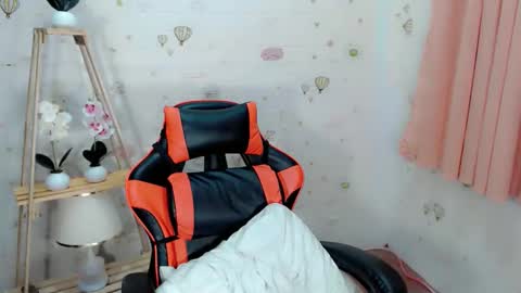 vikkylustfull online show from October 25, 5:04 am