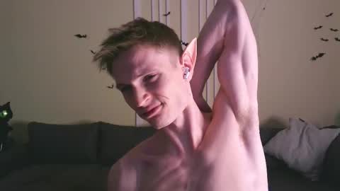 Max online show from October 24, 4:14 pm