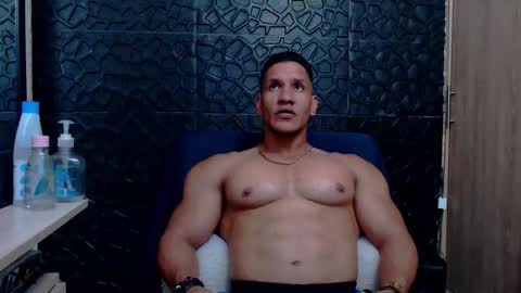 Viktor Herrera online show from February 6, 3:33 am