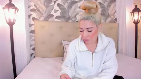 Snapshot of viktoria_davis_ chatting on January 4, 3:49 pm Viktoria online show from January 4, 3:49 pm