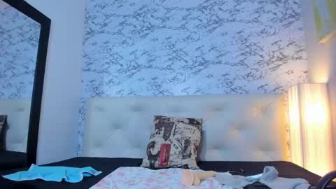 Snapshot of viktoria_davis_ chatting on January 19, 4:01 am Viktoria online show from January 19, 4:01 am