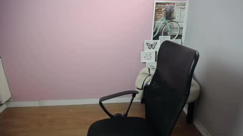 Snapshot of viktoria_lovely chatting on February 11, 12:48 pm viktoria_lovely online show from February 11, 12:48 pm