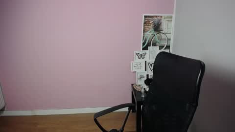 Snapshot of viktoria_lovely chatting on September 12, 8:14 am viktoria_lovely online show from September 12, 8:14 am