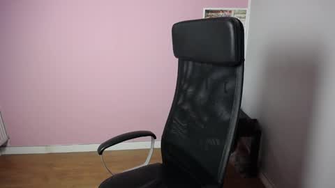 Snapshot of viktoria_lovely chatting on September 17, 5:31 am viktoria_lovely online show from September 17, 5:31 am