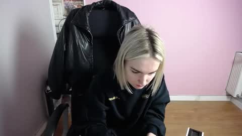 viktoria_lovely online show from February 17, 6:32 am