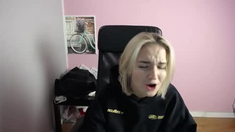 viktoria_lovely online show from March 10, 3:17 pm