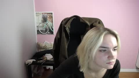 viktoria_lovely online show from April 15, 9:49 am