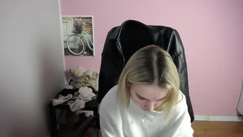 viktoria_lovely online show from April 22, 6:27 am