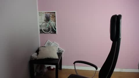 viktoria_lovely online show from July 6, 6:10 am