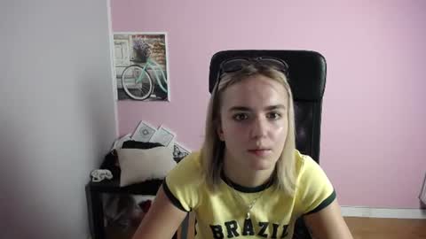 viktoria_lovely online show from July 10, 7:45 am