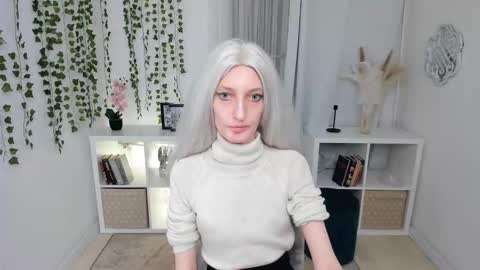 Snapshot of viktoriaclarrk chatting on December 4, 7:17 am Viktoria online show from December 4, 7:17 am
