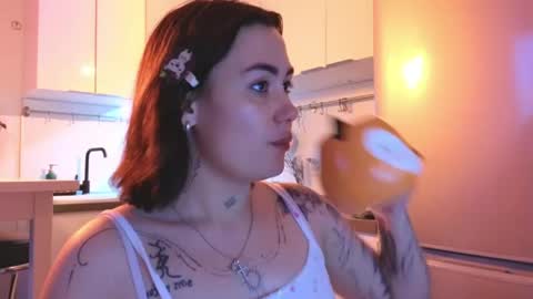 Snapshot of viktoriamoore chatting on May 27, 6:16 pm viktoriamoore online show from May 27, 6:16 pm