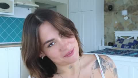 Snapshot of viktoriamoore chatting on June 11, 10:24 am viktoriamoore online show from June 11, 10:24 am
