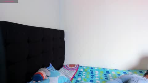 Snapshot of vinaly_y chatting on October 23, 7:01 pm Vinaly online show from October 23, 7:01 pm