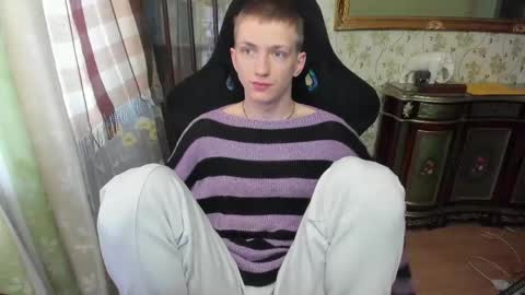 Snapshot of vince__dice chatting on May 18, 3:18 pm Dimoooooon online show from May 18, 3:18 pm