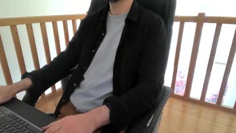 Snapshot of vince_du_80 chatting on October 31, 3:02 pm Vince online show from October 31, 3:02 pm